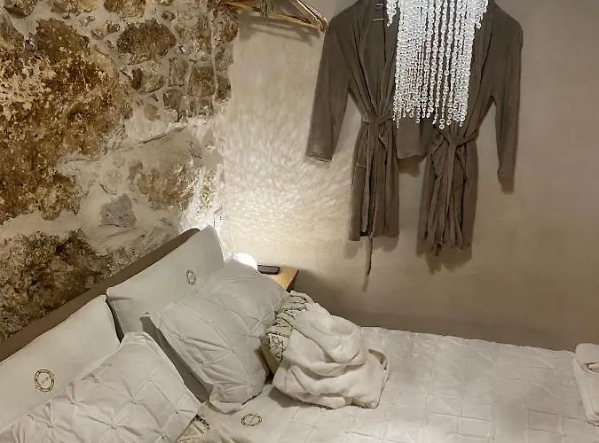 Alkimia Nocleg ze śniadaniem 4*